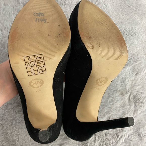 Michael Kors Black Suede Platform Pump 9 - Picture 6 of 10